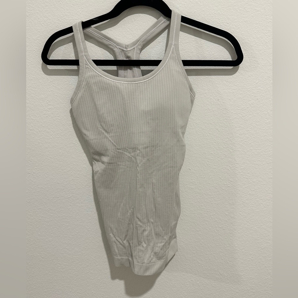 Lululemon tank